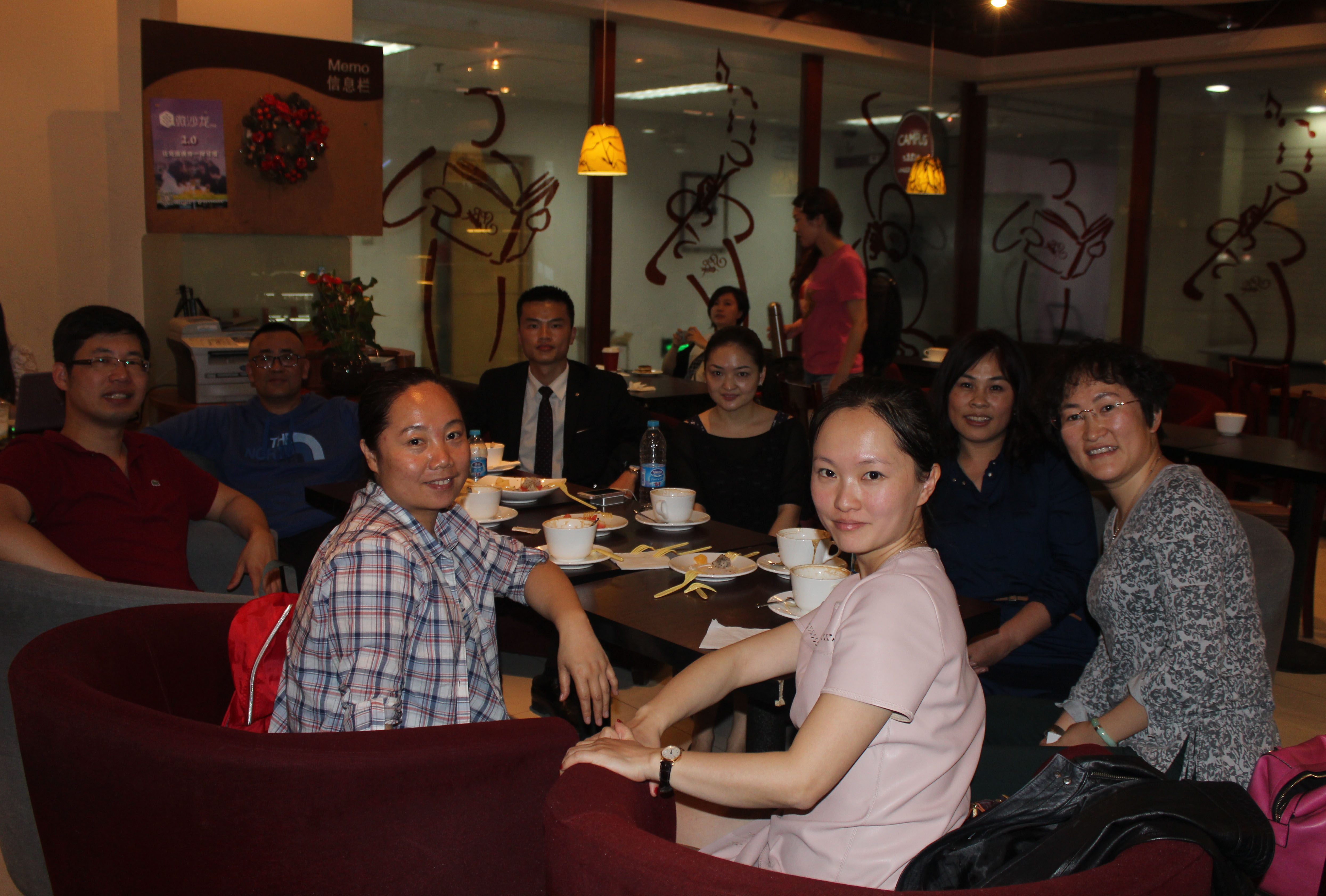 面对“甲方内部化”和“平台直投”趋势，我们是该加强内部团队建设，还是更依赖外部代理合作伙伴？两者如何分工？